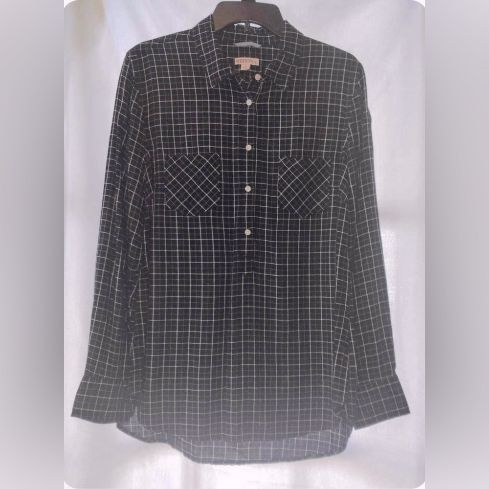 Black and tan blouse. Very soft and comfortable. Worn by me on Spike TV series.